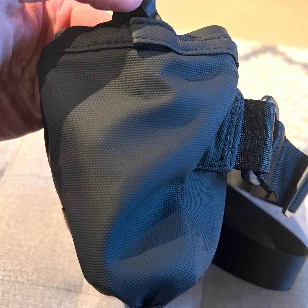 Portland Gear Cascade Crossbody Bag ~ Black - Picture 6 of 13